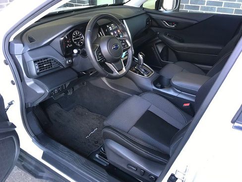 Used 2022 Subaru Outback Premium image 5