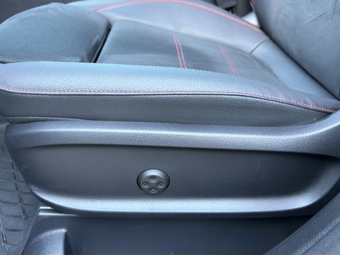 Certified 2025 Mercedes-Benz GLA 250 image 12