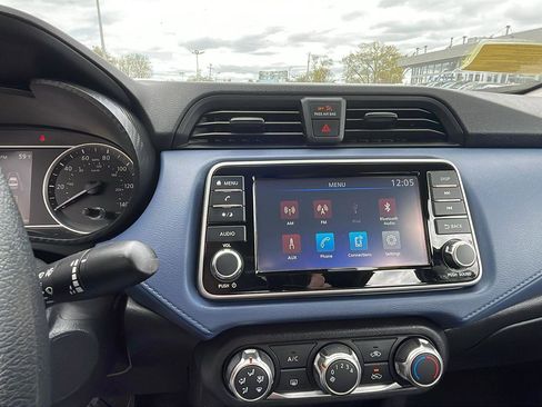 Used 2023 Nissan Versa SV FWD image 12
