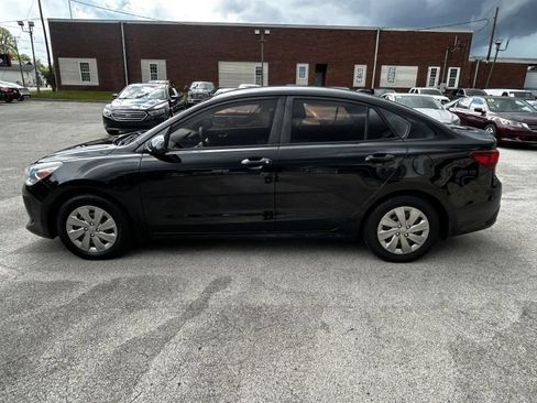 Used 2019 Kia Rio S FWD image 2