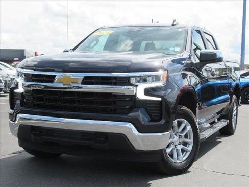 Used 2024 Chevrolet Silverado 1500 LT image 3