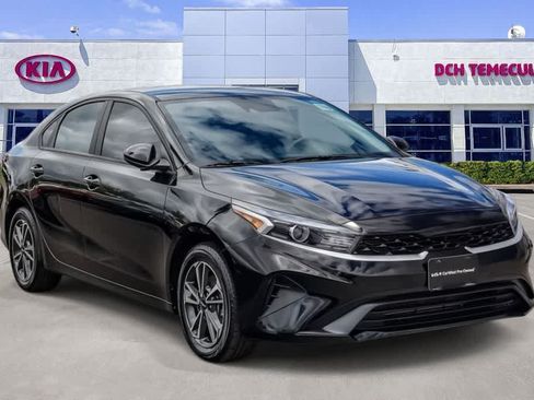 Certified 2023 Kia Forte LXS FWD image 3