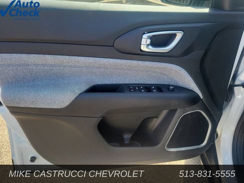 Used 2025 Jeep Compass Latitude AWD/4WD image 24