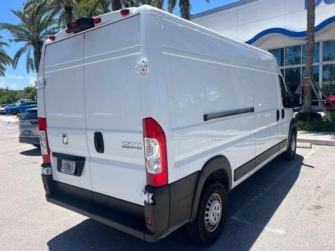 Used 2025 RAM ProMaster 2500 w/ Convenience Group FWD image 5