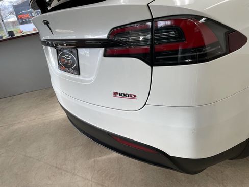 Used 2017 Tesla Model X P100D image 3