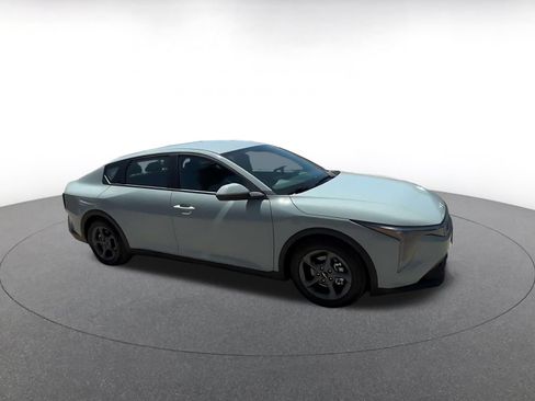 Used 2026 Kia K4 FWD image 2