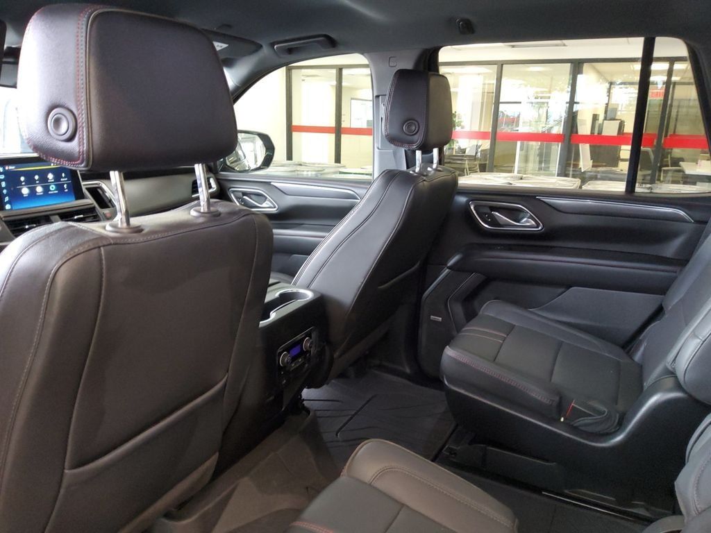 Used 2024 Chevrolet Tahoe RST w/ Luxury Package AWD/4WD image 19