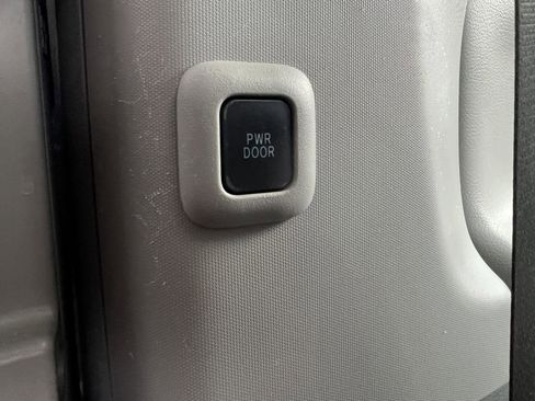 Used 2017 Toyota Sienna XLE w/ XLE Navigation Package FWD image 44