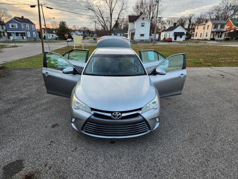 Used 2015 Toyota Camry LE image 11