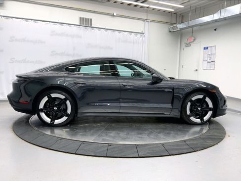 Used 2025 Porsche Taycan image 8