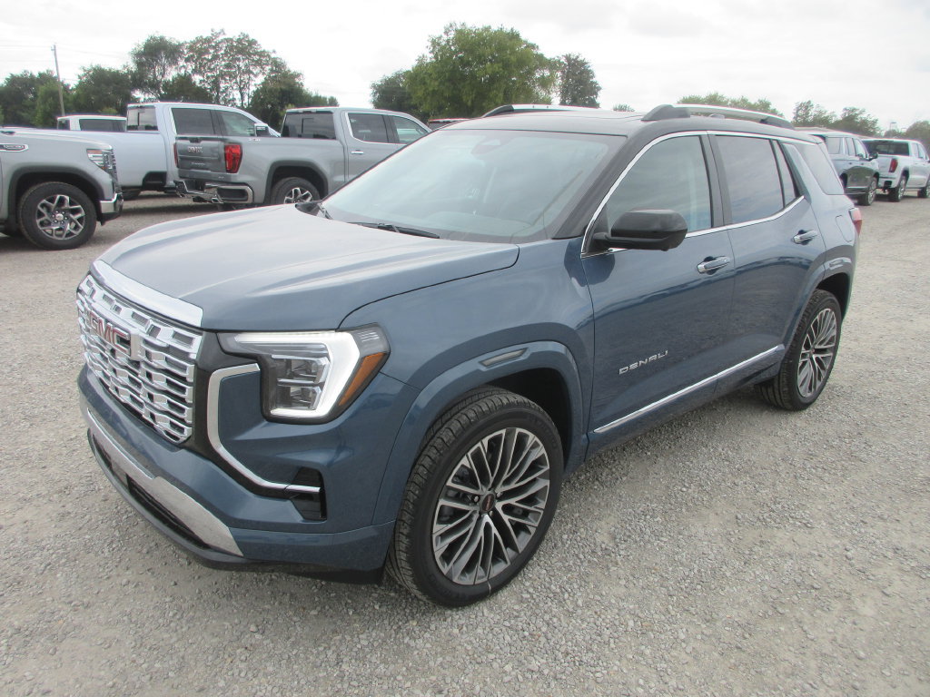 New 2027 GMC Terrain Denali w/ LPO, Black Badging Package AWD/4WD image 9