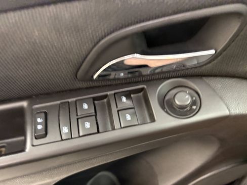 Used 2016 Chevrolet Cruze LT FWD image 23