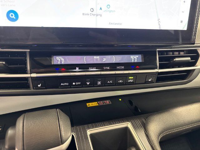 Used 2026 Toyota Sienna XLE FWD image 13