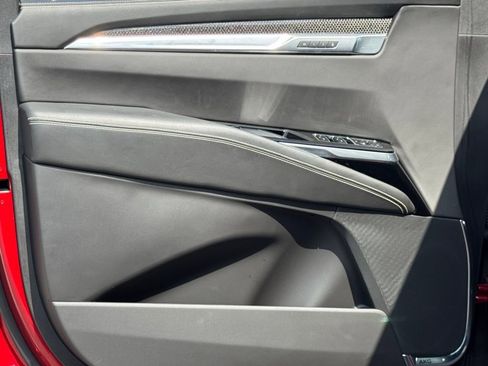 Used 2025 Cadillac Escalade V image 16