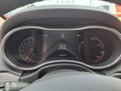 Used 2022 Jeep Grand Cherokee Laredo E image 29