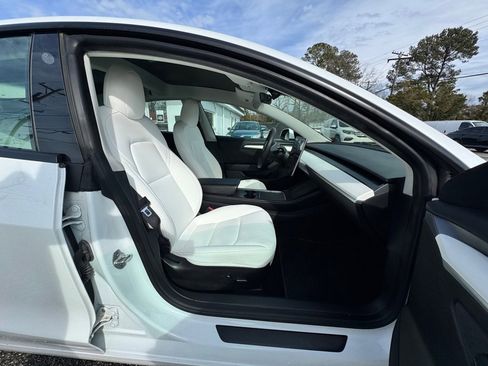 Used 2022 Tesla Model 3 Performance image 9