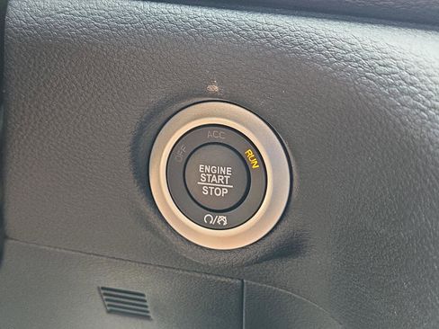 New 2026 Chrysler Pacifica Select image 22