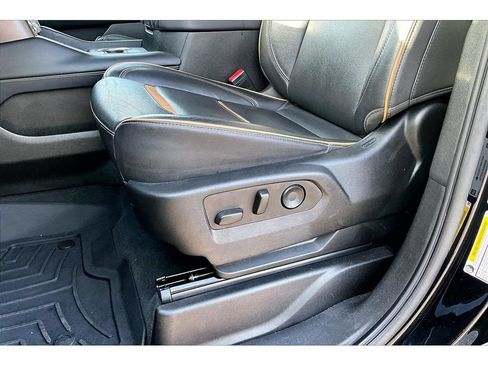 Used 2022 GMC Yukon AT4 w/ AT4 Premium Plus Package AWD/4WD image 25