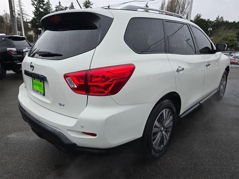 Used 2017 Nissan Pathfinder SV image 7
