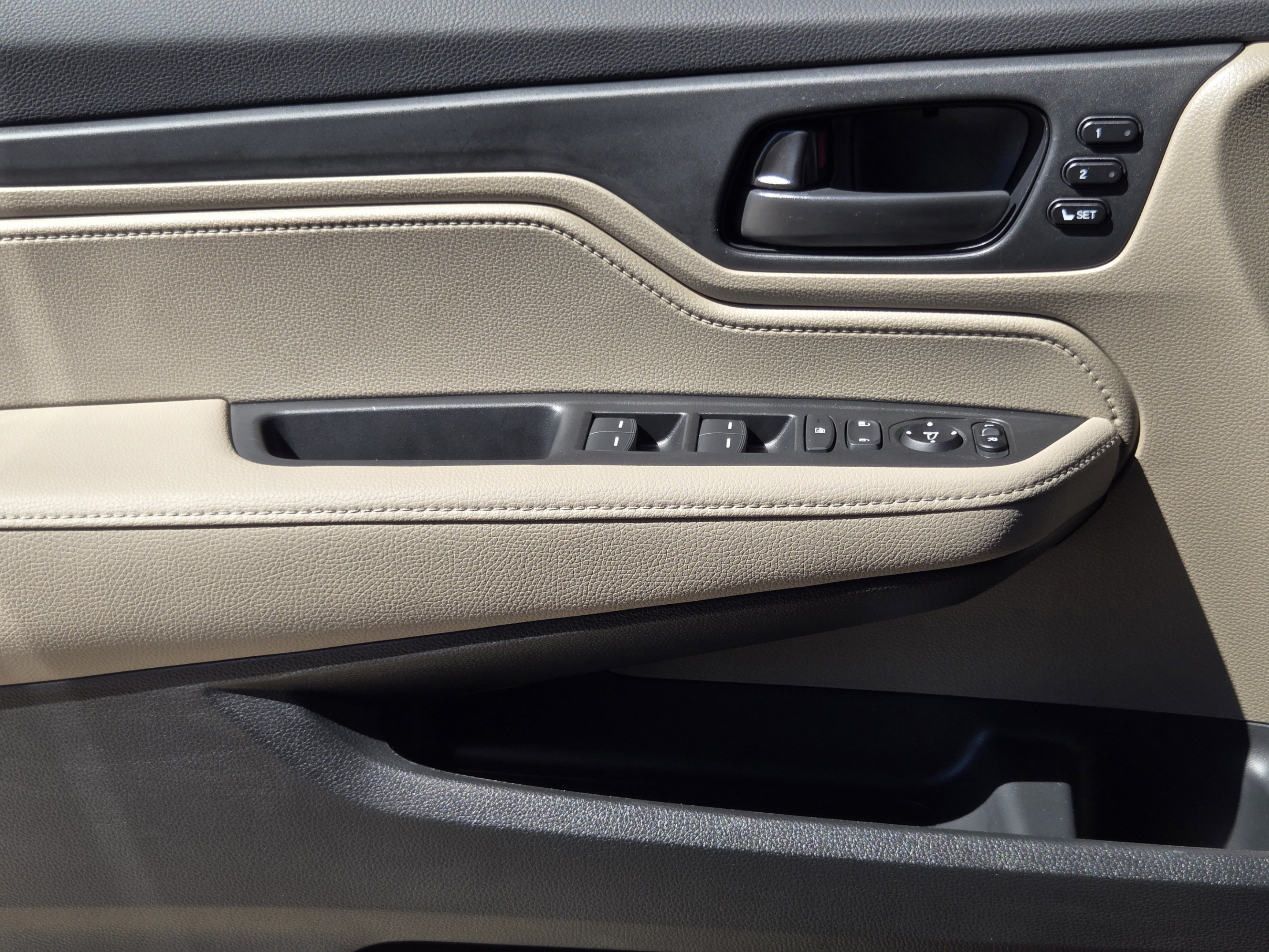 Used 2024 Honda Odyssey EX-L image 19