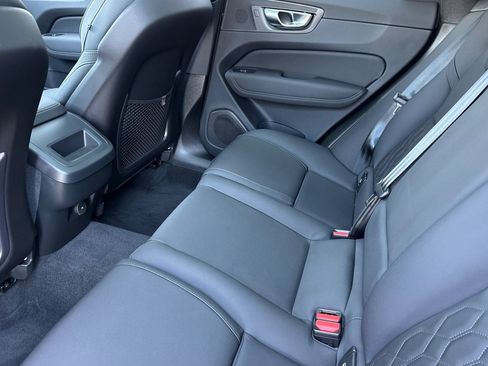 Certified 2026 Volvo XC60 B5 Core w/ Climate Package PRO AWD/4WD image 12