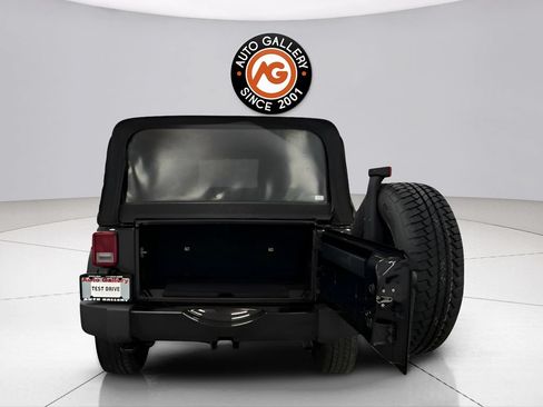 Used 2016 Jeep Wrangler Sport AWD/4WD image 5