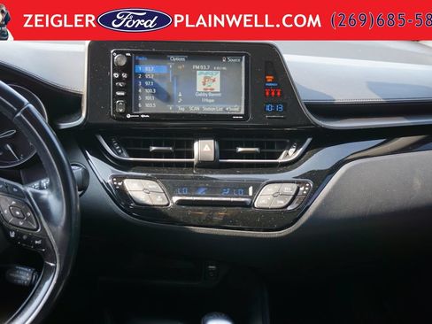 Used 2018 Toyota C-HR XLE FWD image 14