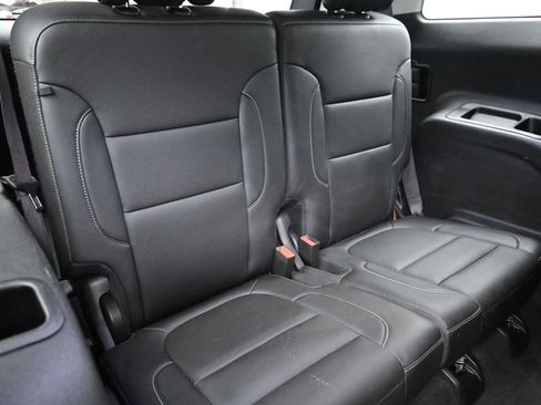 Used 2023 GMC Acadia SLT image 10