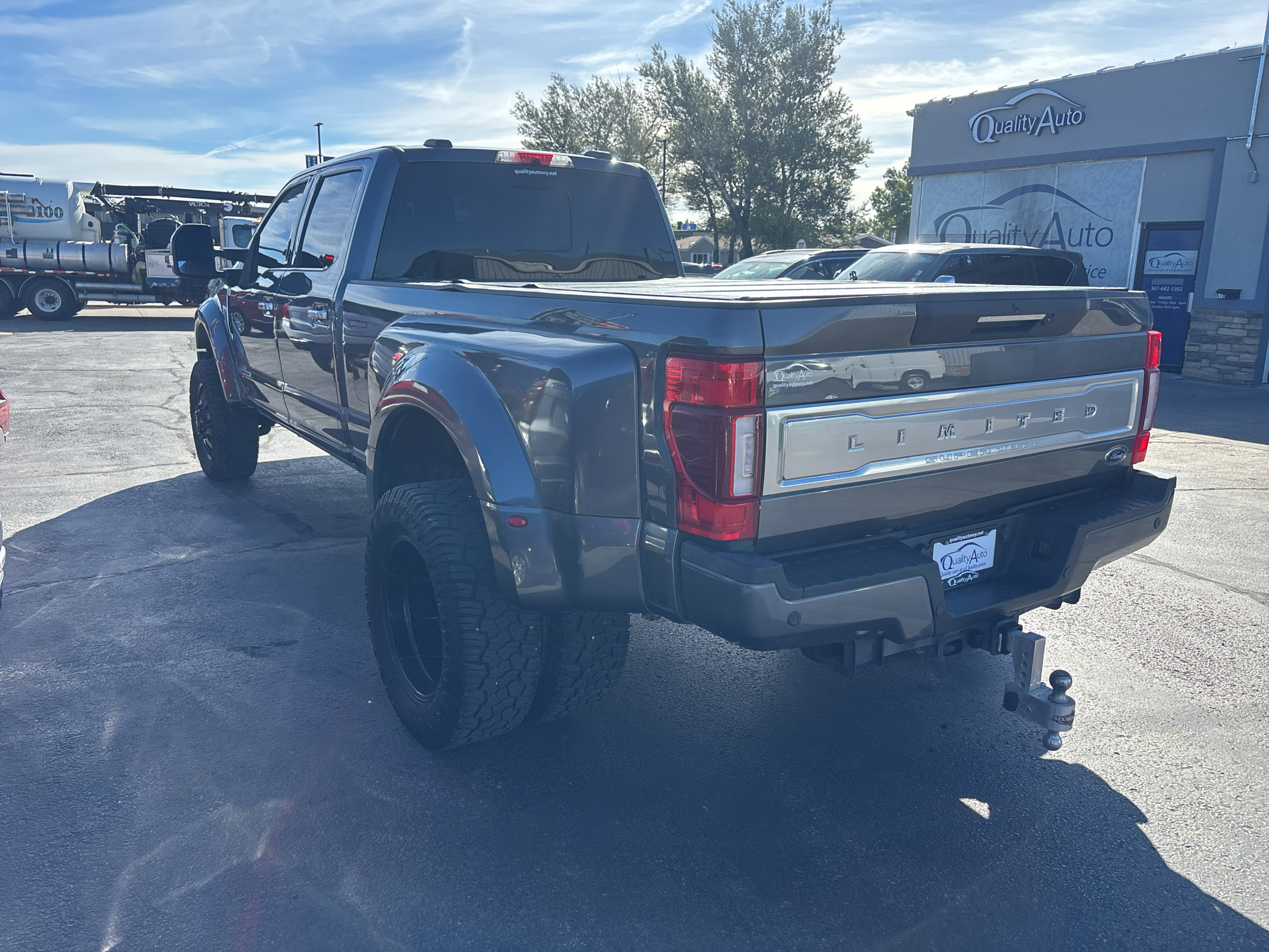 Used 2022 Ford F450 Limited w/ FX4 Off-Road Package AWD/4WD image 8