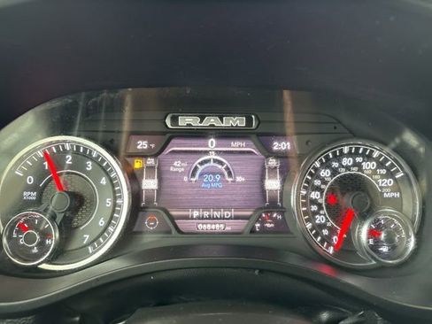 Used 2024 RAM 1500 Laramie AWD/4WD image 19