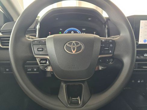 Used 2025 Toyota Camry LE FWD image 22