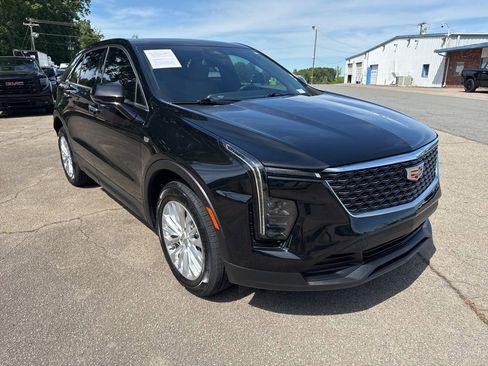 Used 2024 Cadillac XT4 Luxury FWD image 7