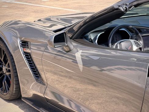 Used 2015 Chevrolet Corvette Z06 w/ 2LZ Preferred Equipment Group RWD image 17
