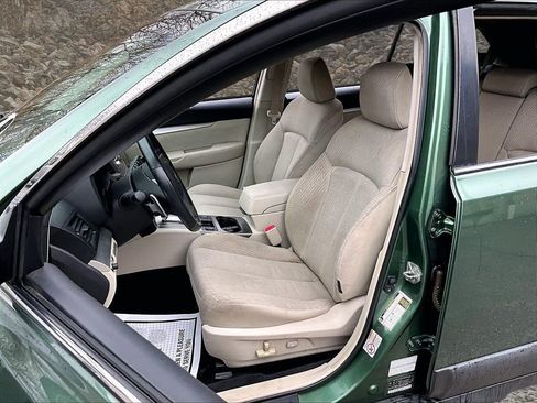 Used 2010 Subaru Outback 2.5i Premium AWD/4WD image 22