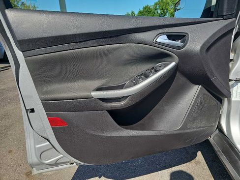 Used 2012 Ford Focus SE image 29