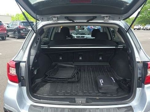 Used 2018 Subaru Outback 2.5i Premium AWD/4WD image 6
