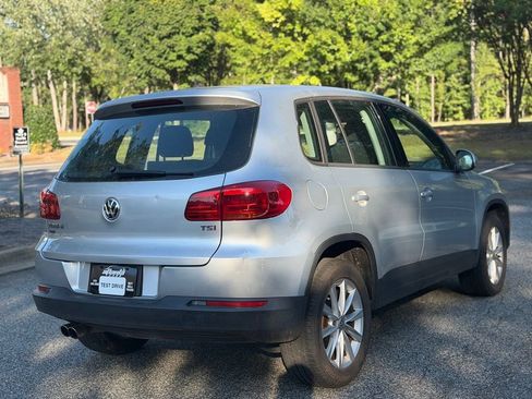 Used 2018 Volkswagen Tiguan Limited w/ Alloy Wheels Package FWD image 5