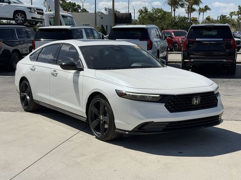 Used 2024 Honda Accord Sport image 2