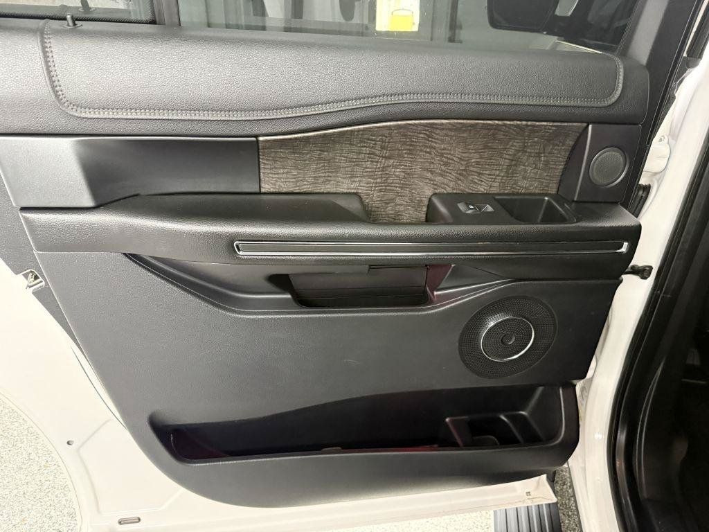 Used 2019 Ford Expedition Max Limited w/ Equipment Group 301A AWD/4WD image 30