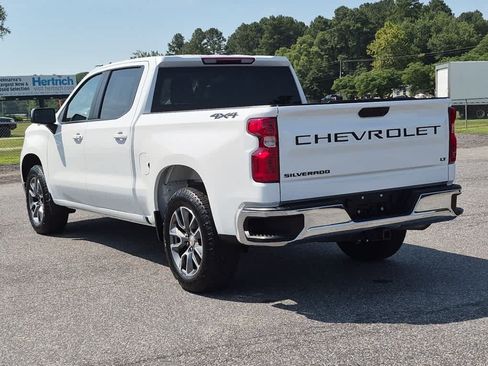 Used 2024 Chevrolet Silverado 1500 LT AWD/4WD image 6