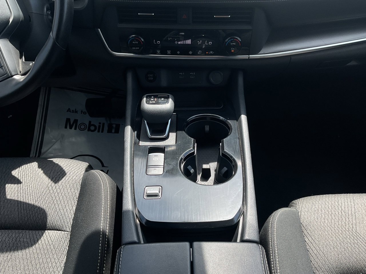 Used 2025 Nissan Rogue SV FWD image 14