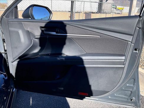 Used 2025 Toyota Camry SE image 19