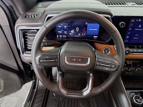 Used 2024 GMC Canyon AT4 w/ Technology Package image 12