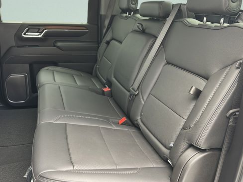 Used 2024 GMC Sierra 2500 Denali w/ Denali Reserve Package AWD/4WD image 12