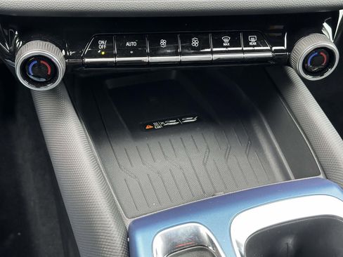 New 2026 Chevrolet Equinox EV LT image 12