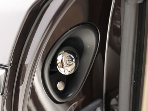Used 2014 Rolls-Royce Wraith image 18