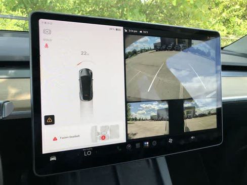 Used 2021 Tesla Model Y Long Range AWD/4WD image 25
