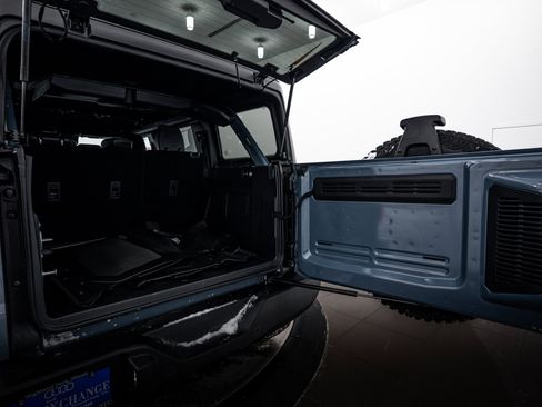 Used 2024 Ford Bronco Wildtrak image 17