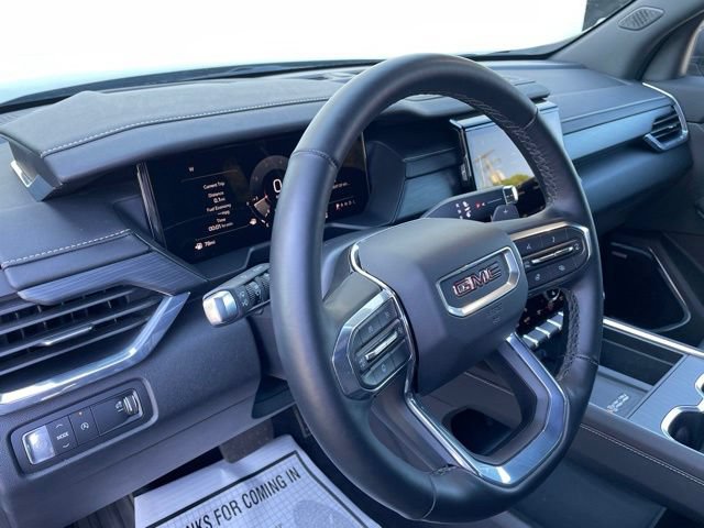 Used 2026 GMC Acadia Elevation w/ Elevation Premium Package FWD image 11