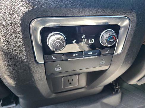 Used 2023 Chevrolet Tahoe High Country AWD/4WD image 14